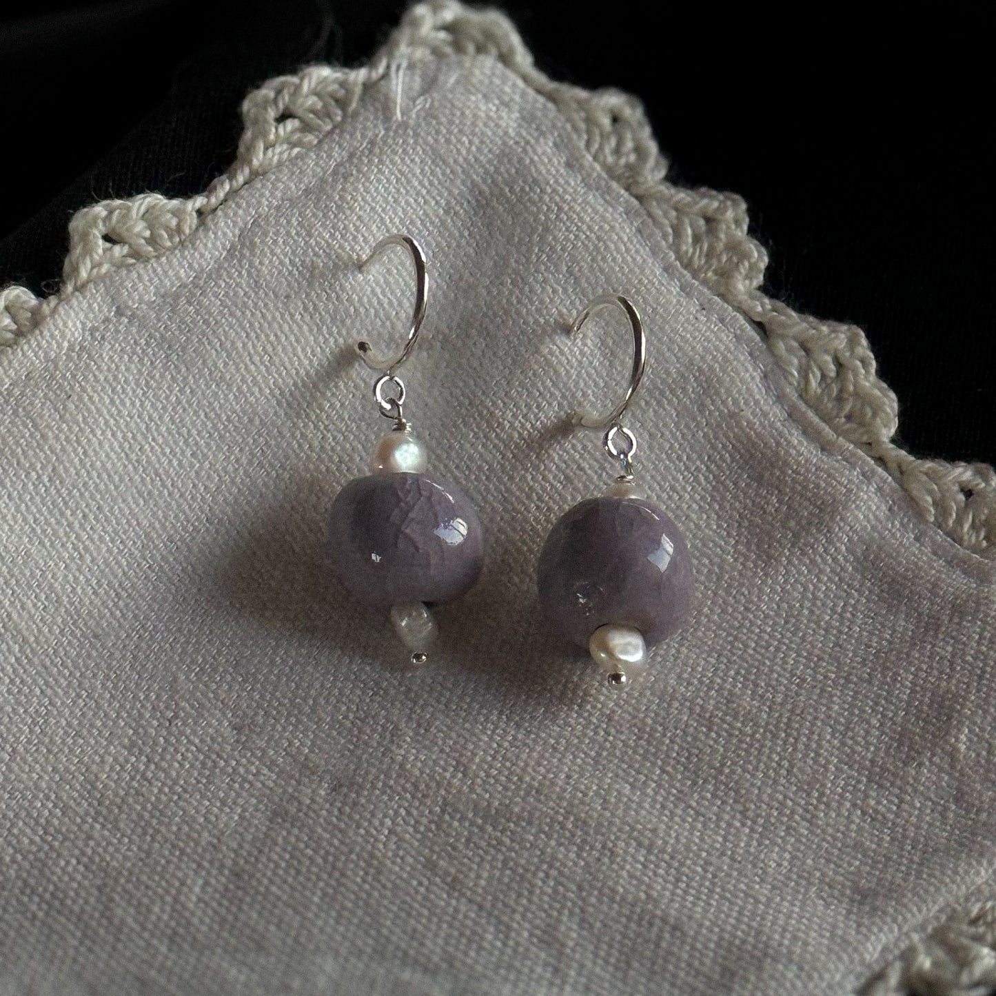 Lavanda Pearl Earrings